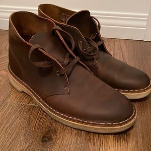 Men’s size 9 Clark beeswax desert boots